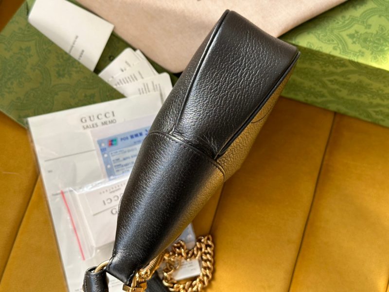 20221228_i1672222344_6648_2_jpg SHOULDER BAG 25 IN BLACK LAMBSKIN GOLD HARDWARE