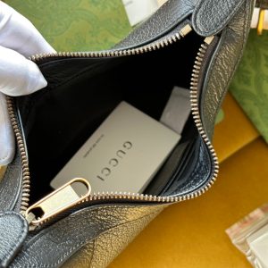 20221228_i1672222344_7389_7_jpg SHOULDER BAG 25 IN BLACK LAMBSKIN GOLD HARDWARE