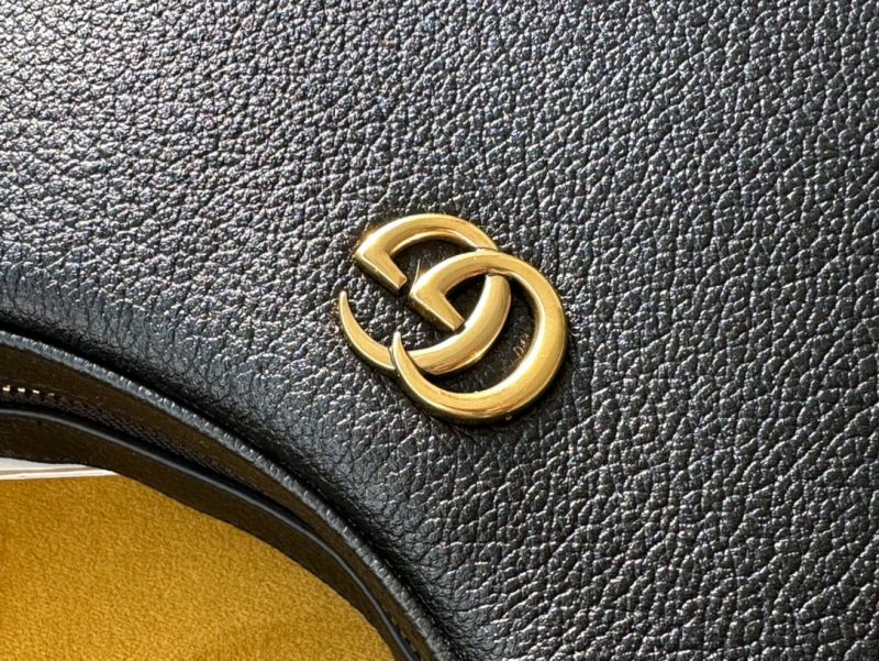 20221228_i1672222344_8708_4_jpg SHOULDER BAG 25 IN BLACK LAMBSKIN GOLD HARDWARE