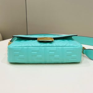 20230110_i1673326665_2901_3_jpg Baguette 27cm Tiffany Blue Lambskin Gold Hardware