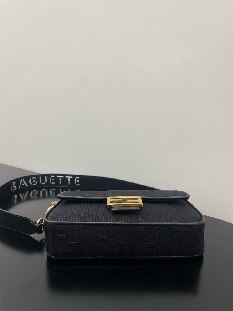 20230114_i1673680671_7927_1_jpg FendiI 26 BAGUETTE BLACK NAPPA LEATHER BAG WITH GOLD HARDWARE