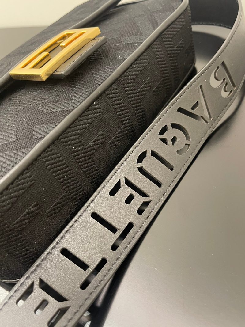 20230114_i1673680774_5884_0_jpg FendiI 26 BAGUETTE BLACK NAPPA LEATHER BAG WITH GOLD HARDWARE