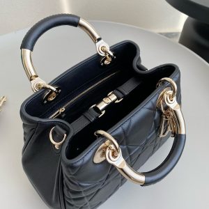 LADY 25 HANDBAG IN BLACK CALFSKIN