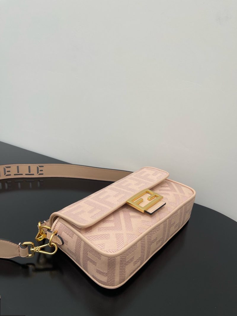 FendiI 26 BAGUETTE LIGHT PINK NAPPA LEATHER BAG WITH GOLD HARDWARE