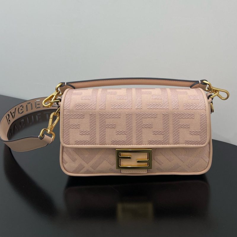 FendiI 26 BAGUETTE LIGHT PINK NAPPA LEATHER BAG WITH GOLD HARDWARE