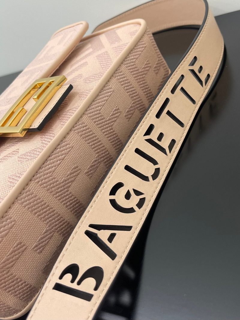 FendiI 26 BAGUETTE LIGHT PINK NAPPA LEATHER BAG WITH GOLD HARDWARE