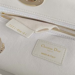 LADY 25 HANDBAG IN WHITE CALFSKIN