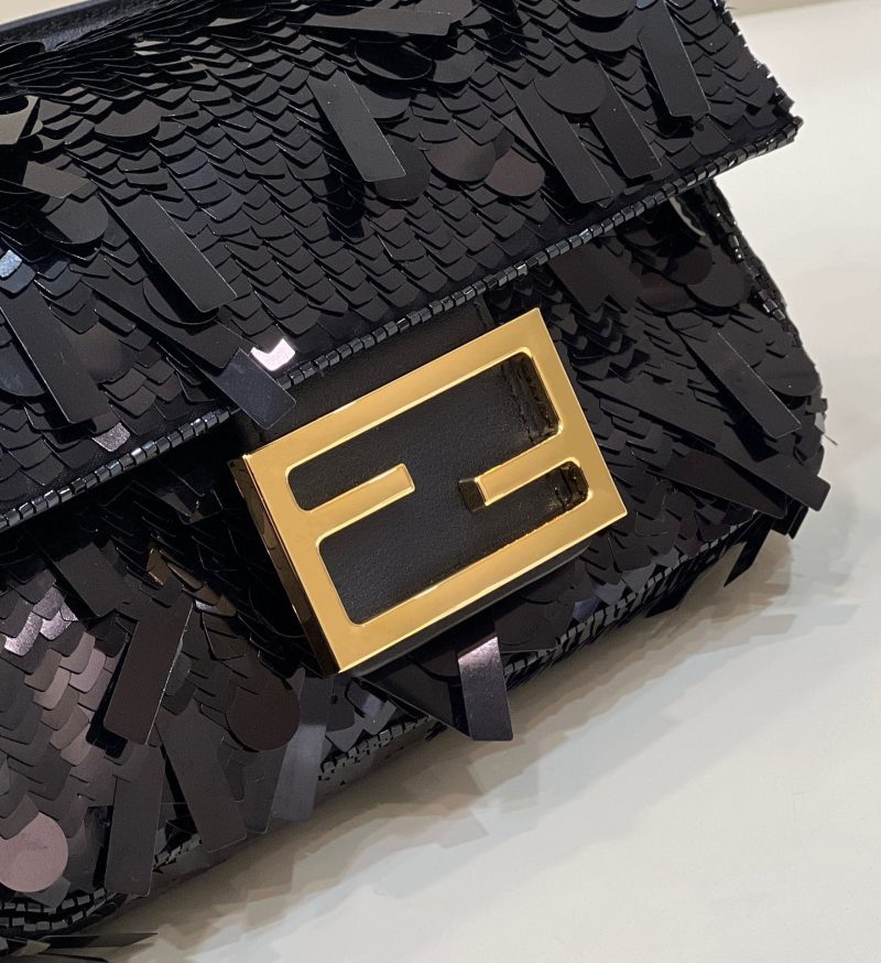 BAGUETTE MINI 19 IN BLACK SEQUINS GOLD HARDWARE