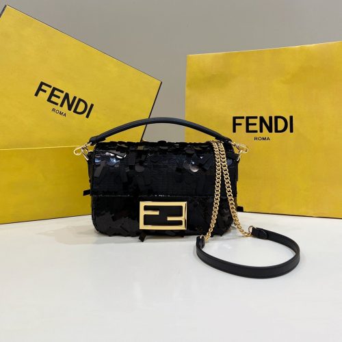 20230221_i1676973822_9199_0_jpg BAGUETTE MINI 19 IN BLACK SEQUINS GOLD HARDWARE