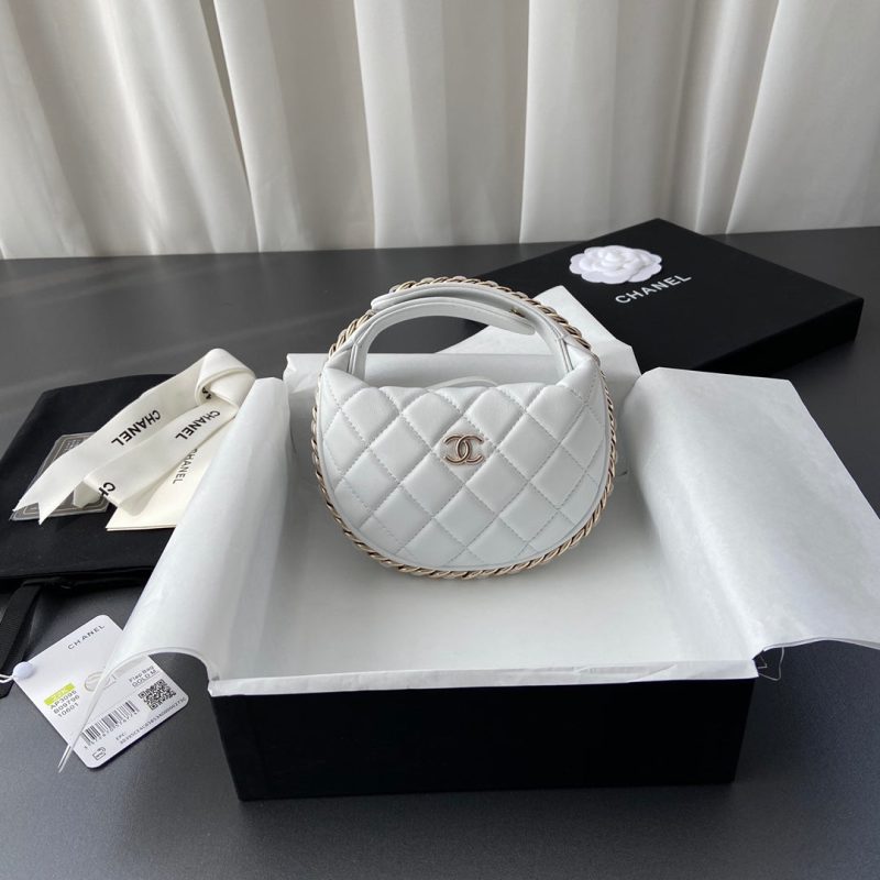 CC Pouch Bag 16cm White Lambskin GHW 229975
