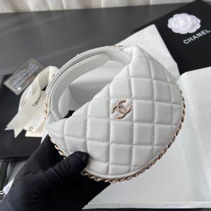 CC Pouch Bag 16cm White Lambskin GHW 229975