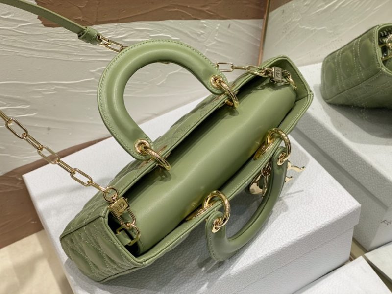 20230316_i1678953841_1118_6_jpg medium lady d-joy 26 green lambskin