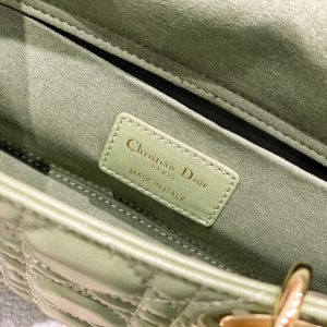 20230316_i1678953841_8489_8_jpg medium lady d-joy 26 green lambskin