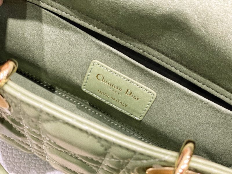 20230316_i1678953841_8489_8_jpg medium lady d-joy 26 green lambskin