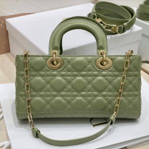 20230316_i1678953841_8969_5_jpg medium lady d-joy 26 green lambskin