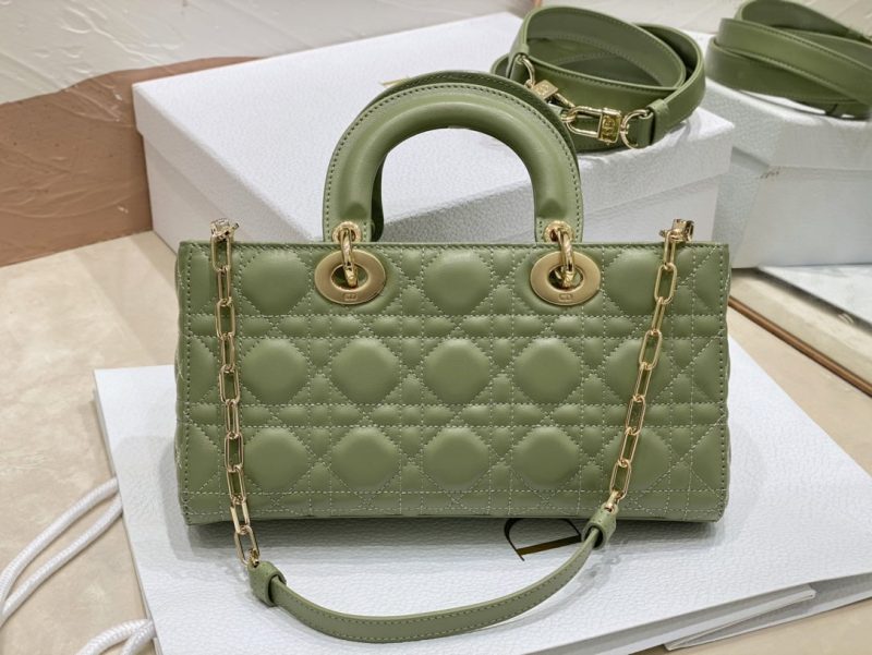 20230316_i1678953841_8969_5_jpg medium lady d-joy 26 green lambskin