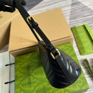 GG MARMONT SMALL 23 HANDBAG IN BLACK CALFSKIN WITH GOLDEN LOGO