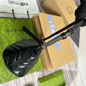 20230321_i1679406877_9826_2_jpg GG MARMONT SMALL 23 HANDBAG IN BLACK CALFSKIN