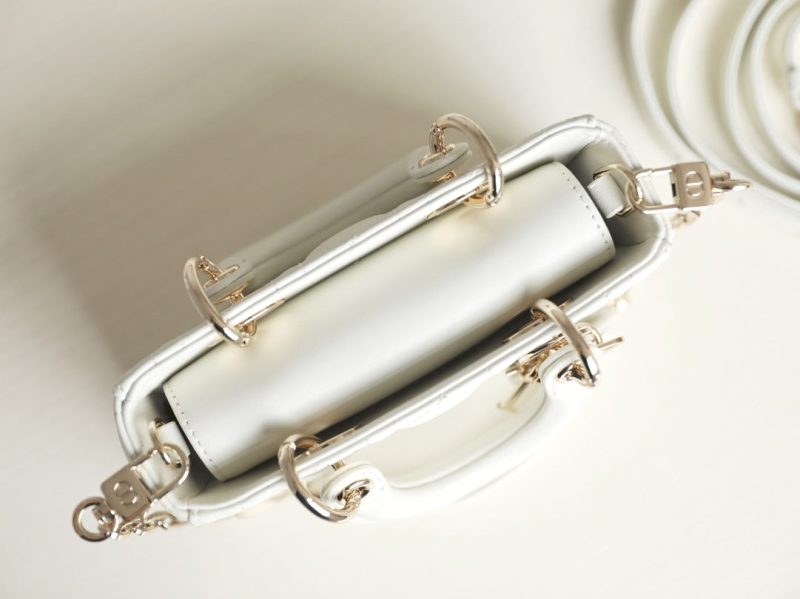 20230323_i1679540593_1005_3_jpg LADY D-JOY MICRO 16 IN WHITE LAMBSKIN