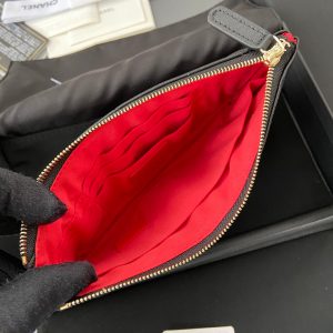 CC 19 Pouch 20cm Black Calfskin