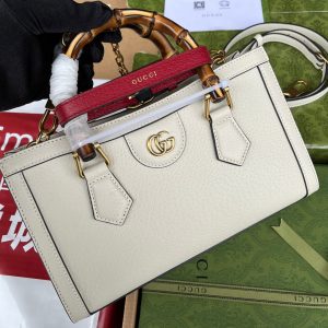 DIANA BAMBOO SHOULDER BAG 27 IN WHITE CALFSKIN GOLD HARDWARE