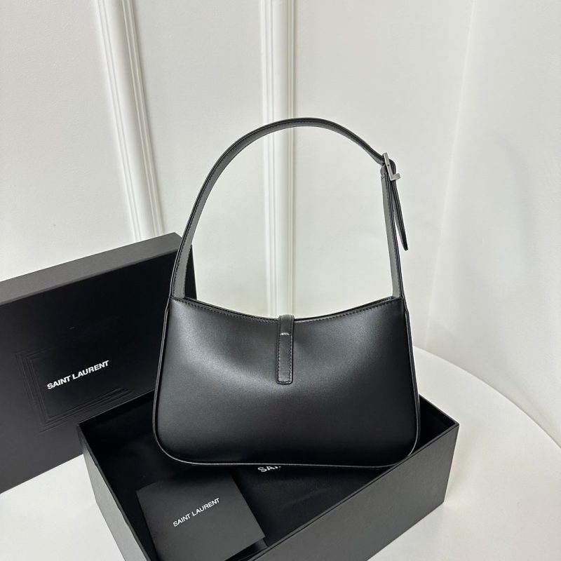 Le 5 a 7 24 Black Lambskin Shw