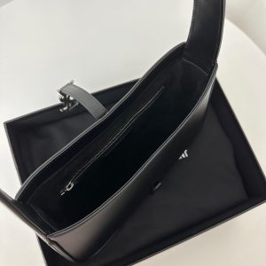 Le 5 a 7 24 Black Lambskin Shw