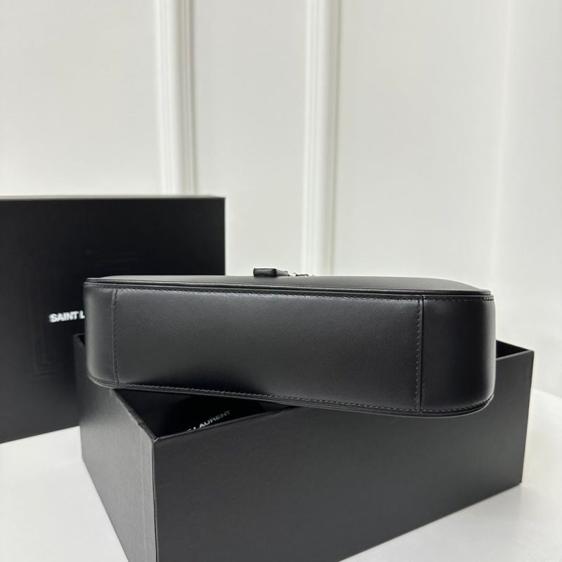 Le 5 a 7 24 Black Lambskin Shw