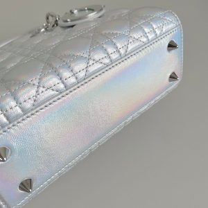 MEDIUM LADY 20 HANDBAG IN SILVER LAMBSKIN