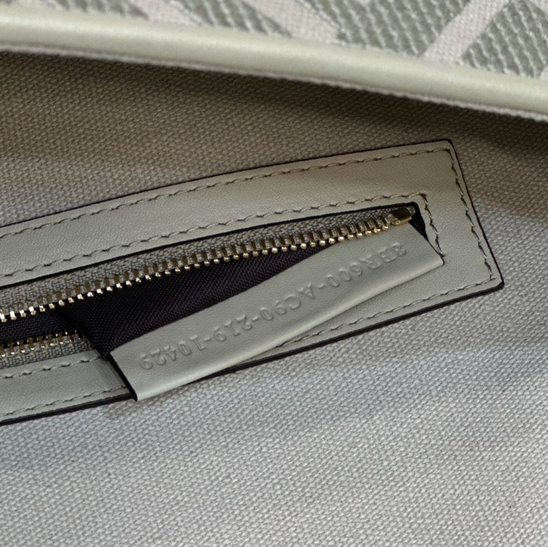 BAGUETTE WITH FF MOTIF 27 IN BITTER JACQUARD FABRIC GOLD HARDWARE