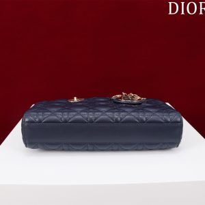 20230501_a1682881914358_7363_jpg medium lady d-joy 26 dark blue lambkin