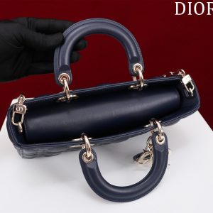 20230501_a1682881914443_8242_jpg medium lady d-joy 26 dark blue lambkin