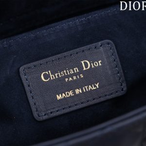 20230501_a1682881914894_6273_jpg medium lady d-joy 26 dark blue lambkin