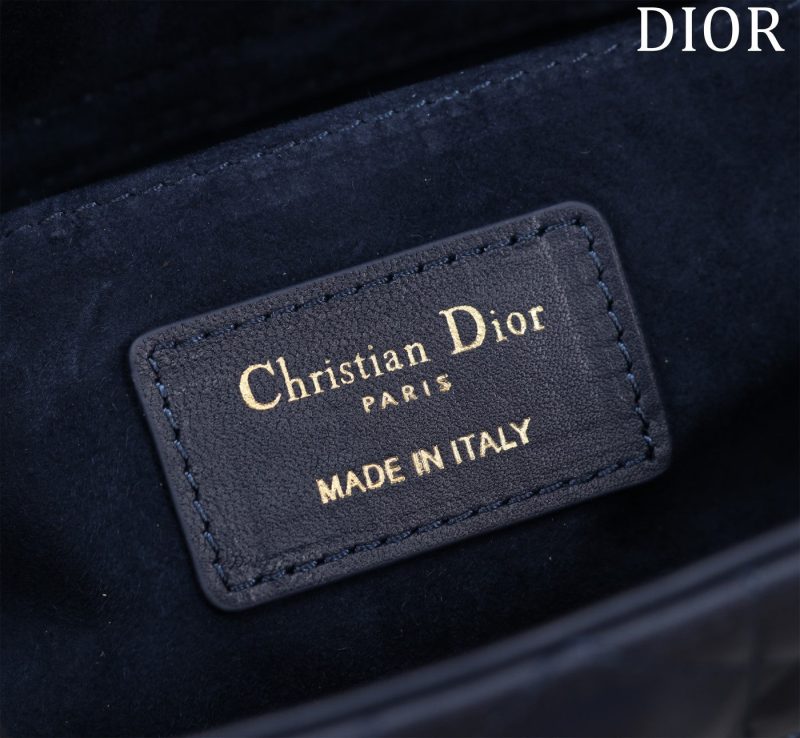 20230501_a1682881914894_6273_jpg medium lady d-joy 26 dark blue lambkin