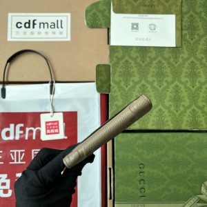 20230503_i1683103969_2472_3_jpg CARD HOLDER 12 IN MOSS GREEN EMBOSSED CALFSKIN