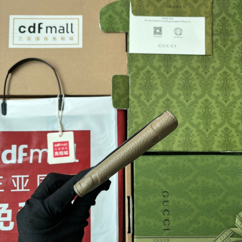 20230503_i1683103969_2472_3_jpg CARD HOLDER 12 IN MOSS GREEN EMBOSSED CALFSKIN