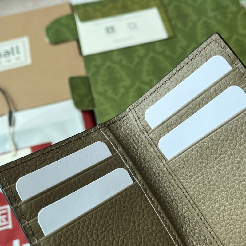 20230503_i1683103969_6480_6_jpg CARD HOLDER 12 IN MOSS GREEN EMBOSSED CALFSKIN