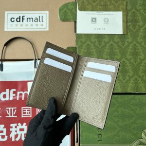 20230503_i1683103969_8267_7_jpg CARD HOLDER 12 IN MOSS GREEN EMBOSSED CALFSKIN