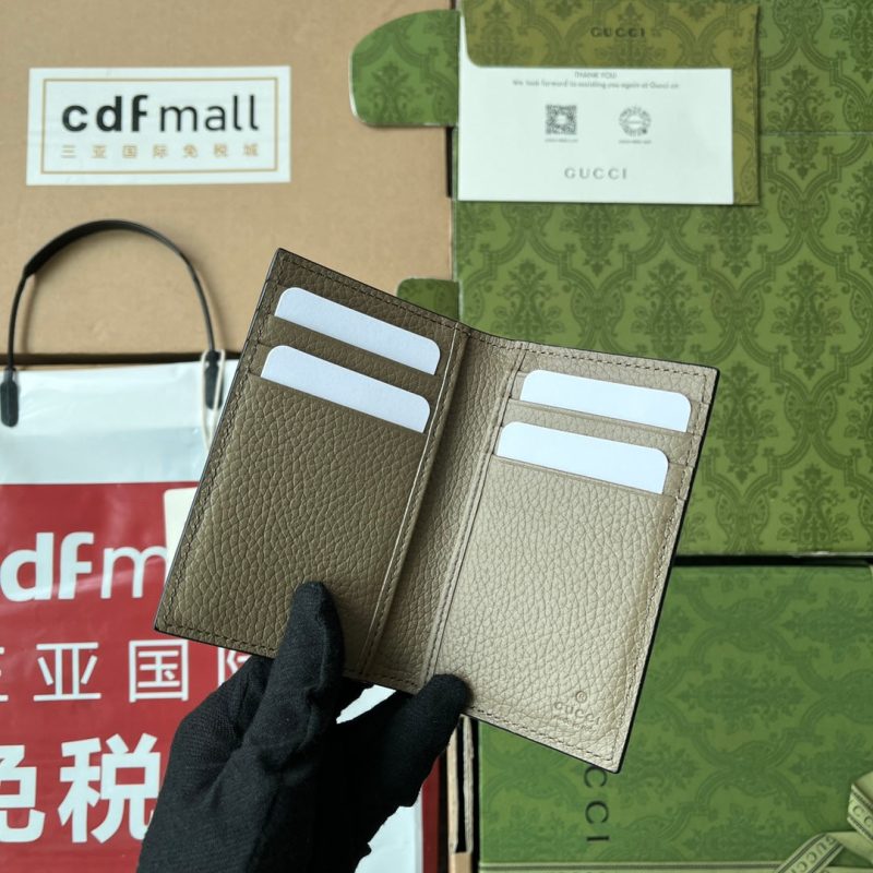 20230503_i1683103969_8267_7_jpg CARD HOLDER 12 IN MOSS GREEN EMBOSSED CALFSKIN