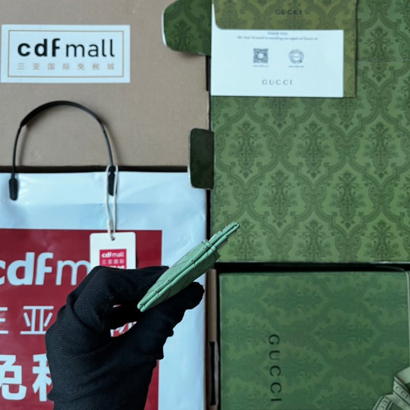 20230505_i1683276280_800_3_jpg MARMONT QUILTED CARD CASE 10 IN LIGHT GREEN LAMBSKIN