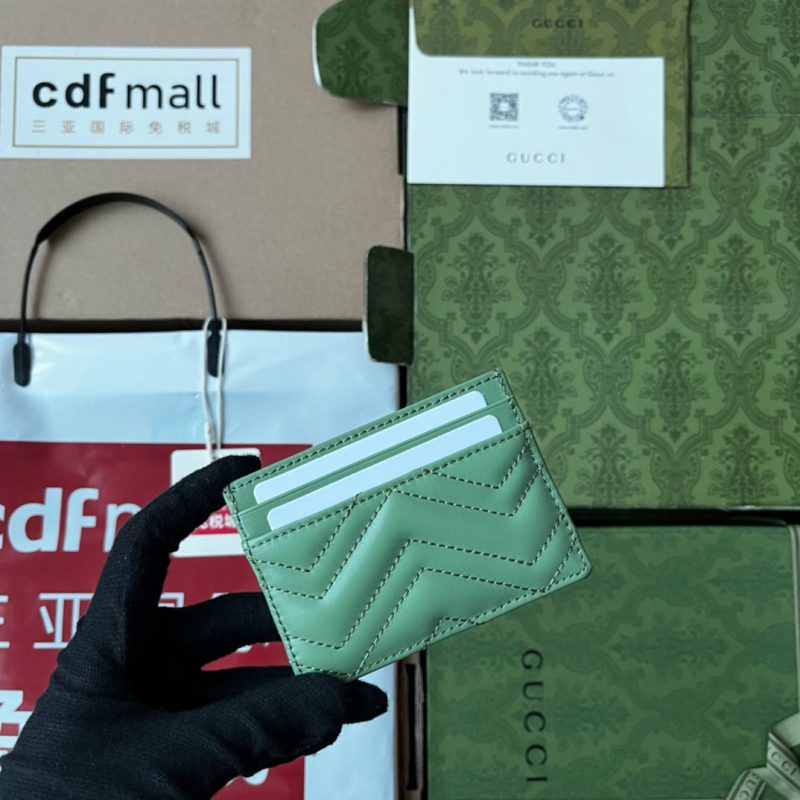 20230505_i1683276280_8105_1_jpg MARMONT QUILTED CARD CASE 10 IN LIGHT GREEN LAMBSKIN