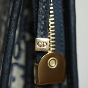 BOOK TOTE 26 IN BLUE OBLIQUE JACQUARD