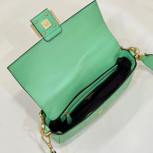 20230508_i1683530198_5901_8_jpg Baguette 27cm Green Lambskin Gold Hardware