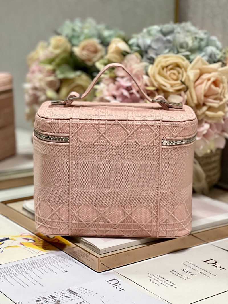 20230508_i1683548792_8340_3_jpg SMALL 25 TRAVEL VANITY CASE WITH SHOULDER STRAP PEACH PINK