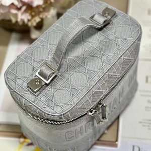 20230508_i1683549128_3974_6_jpg SMALL 25 TRAVEL VANITY CASE WITH SHOULDER STRAP DOVE GRAY