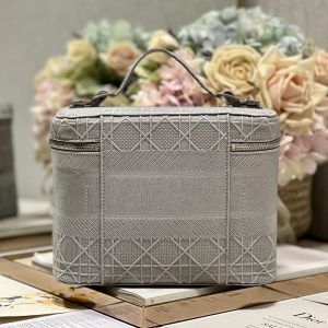 20230508_i1683549128_6390_3_jpg SMALL 25 TRAVEL VANITY CASE WITH SHOULDER STRAP DOVE GRAY