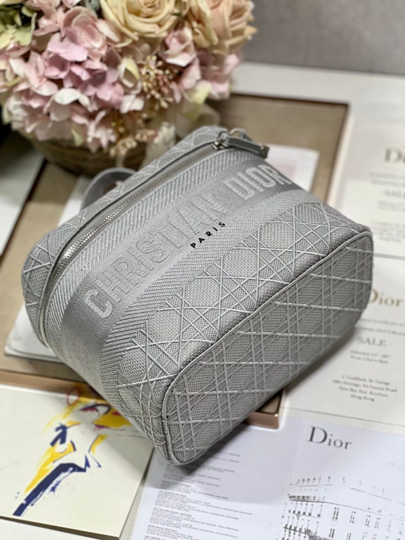 20230508_i1683549128_9935_5_jpg SMALL 25 TRAVEL VANITY CASE WITH SHOULDER STRAP DOVE GRAY