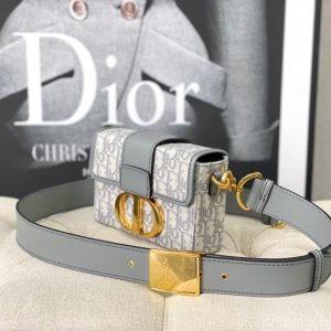 20230511_i1683772942_1579_1_jpg MONTAIGNE 19 HANDBAG IN GREY CALFSKIN