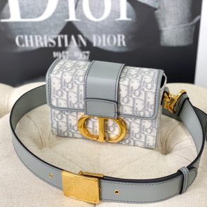 20230511_i1683772942_4504_3_jpg MONTAIGNE 19 HANDBAG IN GREY CALFSKIN