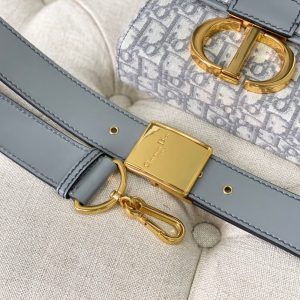 20230511_i1683772942_5362_7_jpg MONTAIGNE 19 HANDBAG IN GREY CALFSKIN